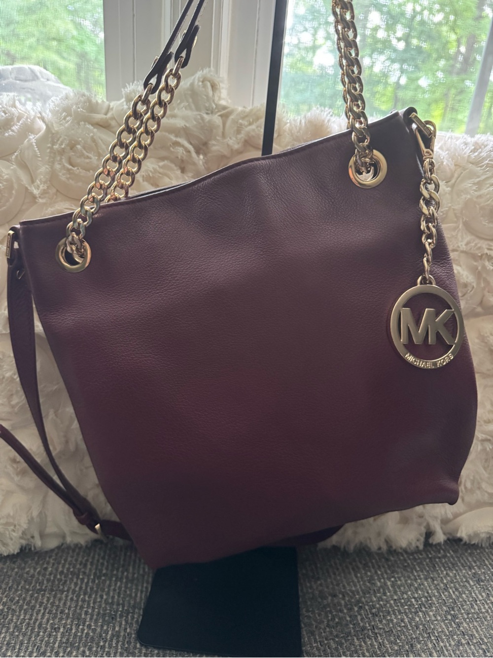Michael Kors Jet Set Large Chain Tote Burgundy/Wine Pebbled Leather Shoulder Bag - Picture 3 of 11